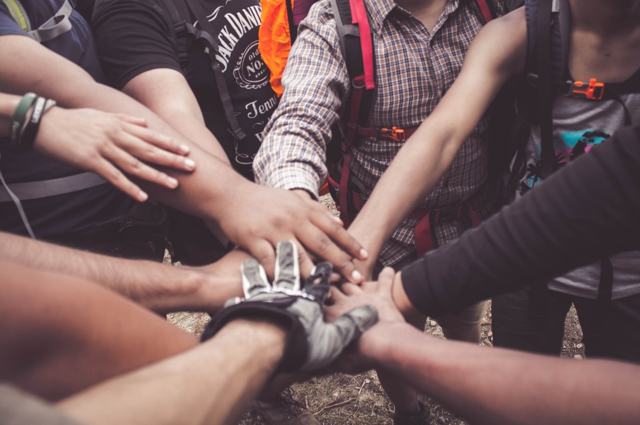 https://www.volunteers.ph/pic/volunteers+001.jpg